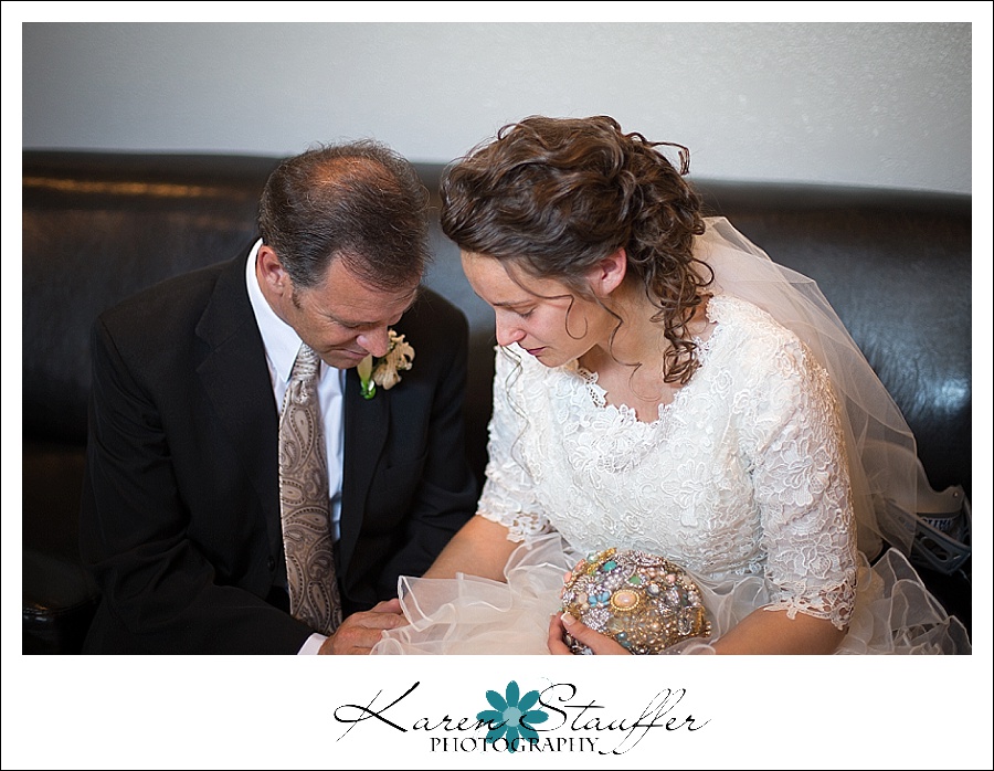 bride-and-dad-pray.jpg