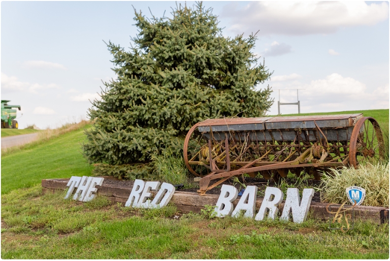 The Red Barn A Central Illinois Barn Wedding Venue